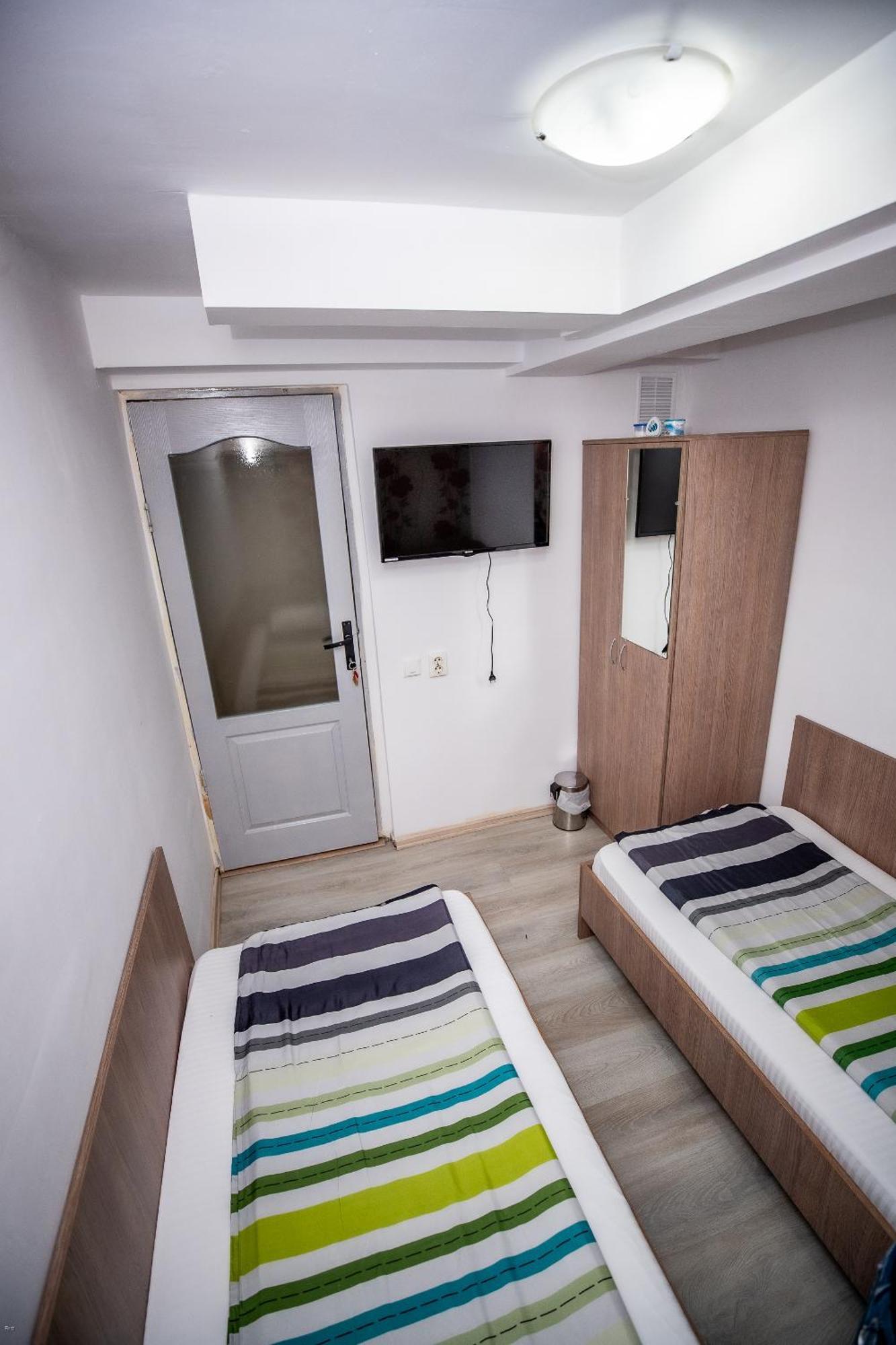 Hostel Nelana Cluj-Napoca Exterior foto